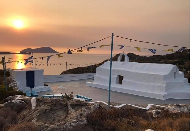 what to do in Milos in August